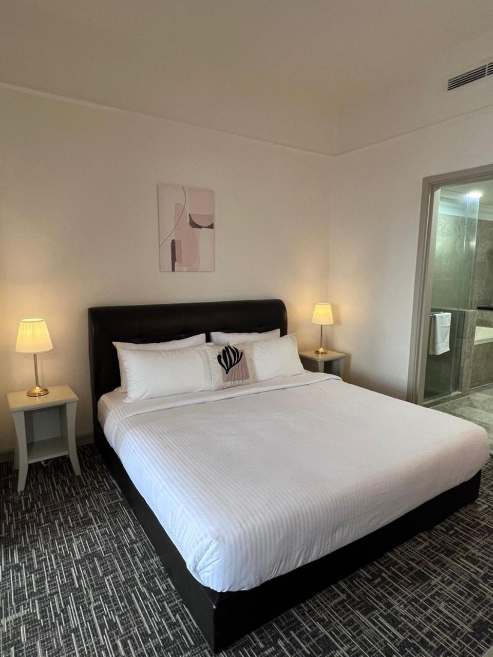 Luxhouz Suites At Times Square Kuala Lumpur Exterior photo