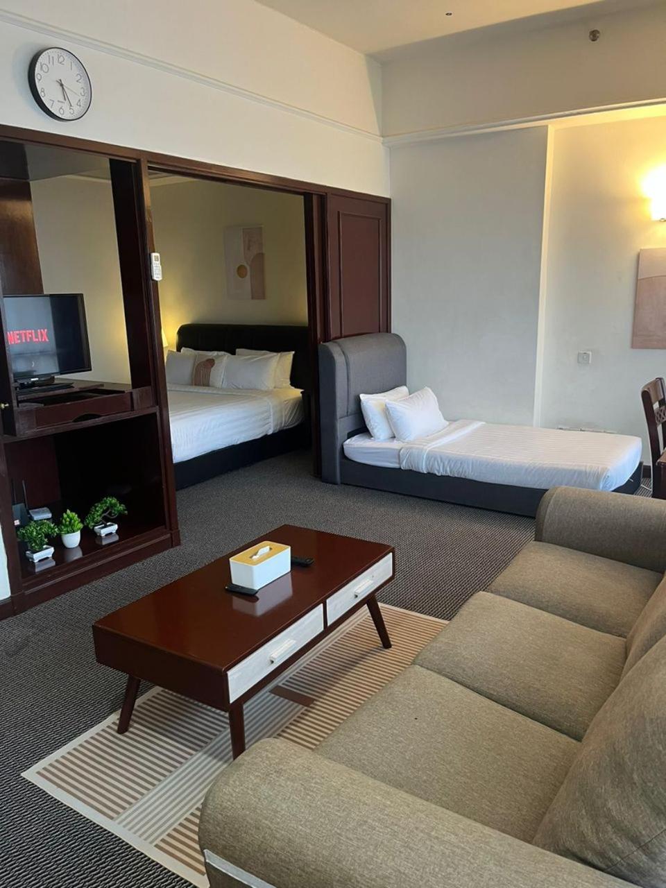 Luxhouz Suites At Times Square Kuala Lumpur Exterior photo