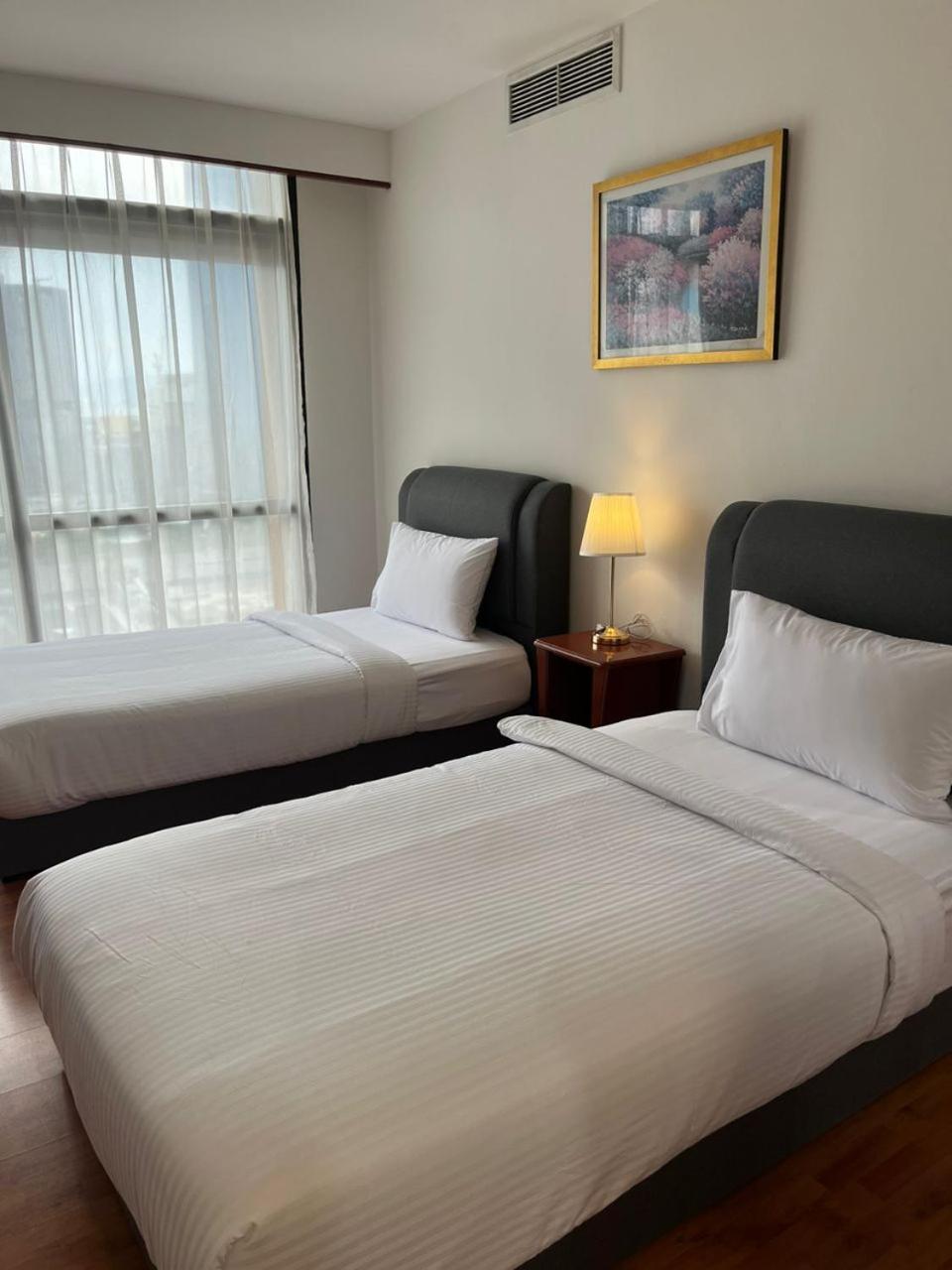 Luxhouz Suites At Times Square Kuala Lumpur Exterior photo